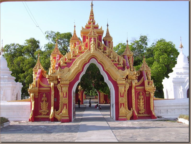 Mandalay - Kuthodaw-Pagode