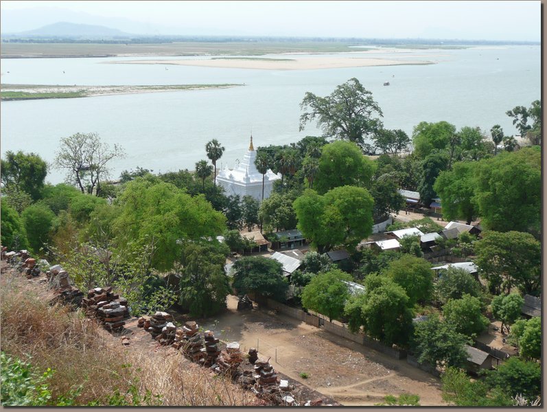 Burma - Blick von Mingun ber Irrawaddy-Flu Richtung Mandalay