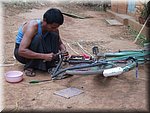 Burma - Fahrrad-Reparaturwerkstatt